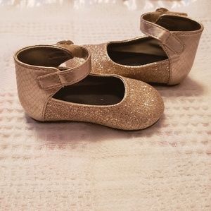 Gold ballerina flat with ankle strap toddler sz 4